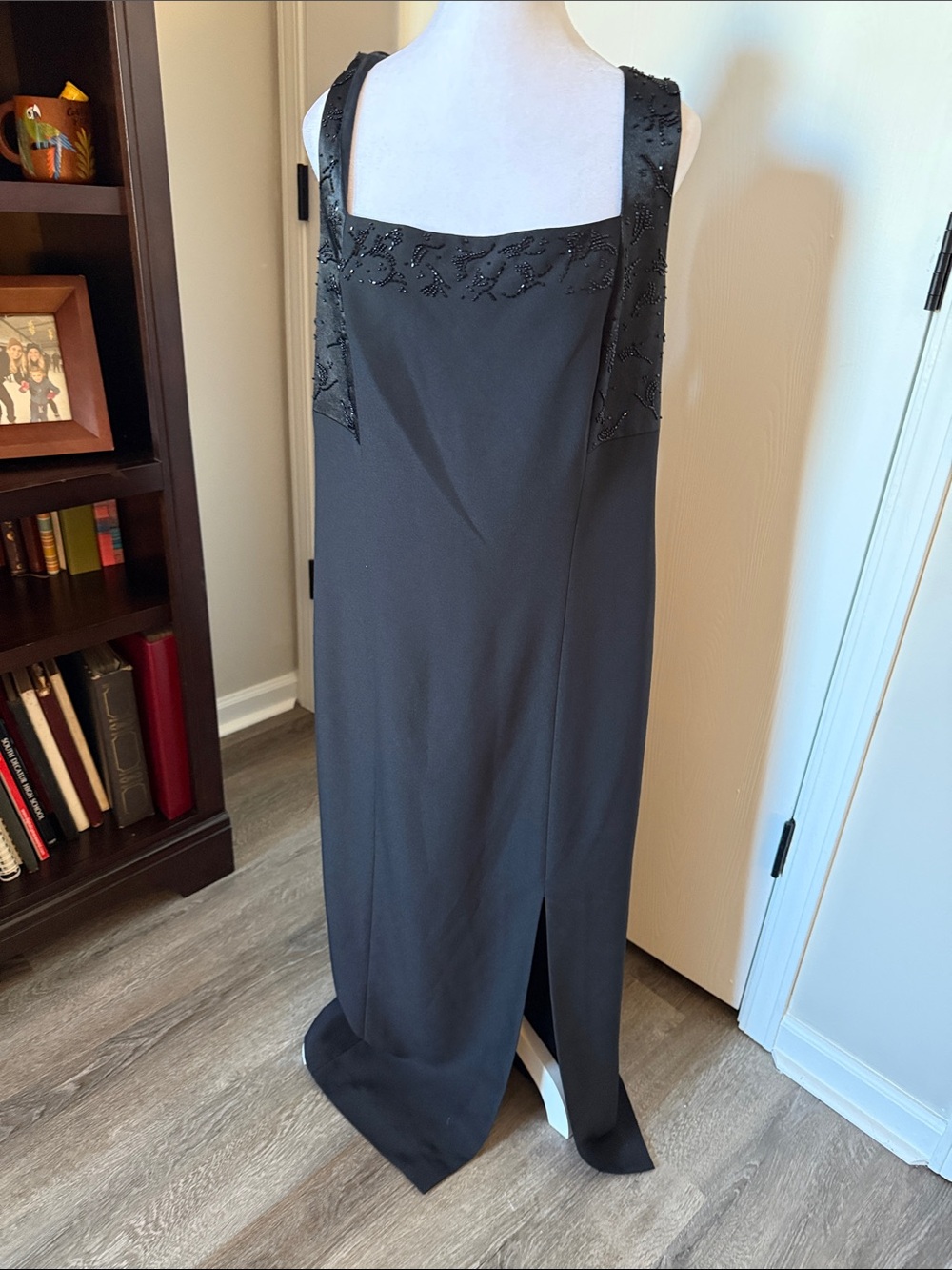 Liz Claiborne sz 16 black Beaded Evening dress w/slit. Excellent condition